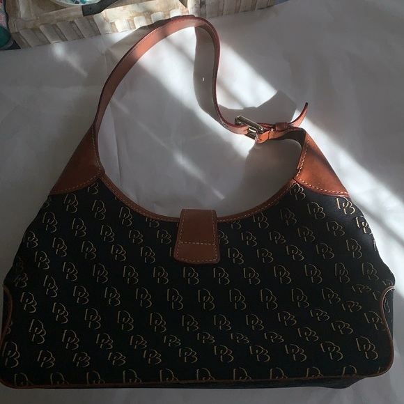 Gently Loved Dooney & Bourke Shoulder Bag - Picture 3 of 14